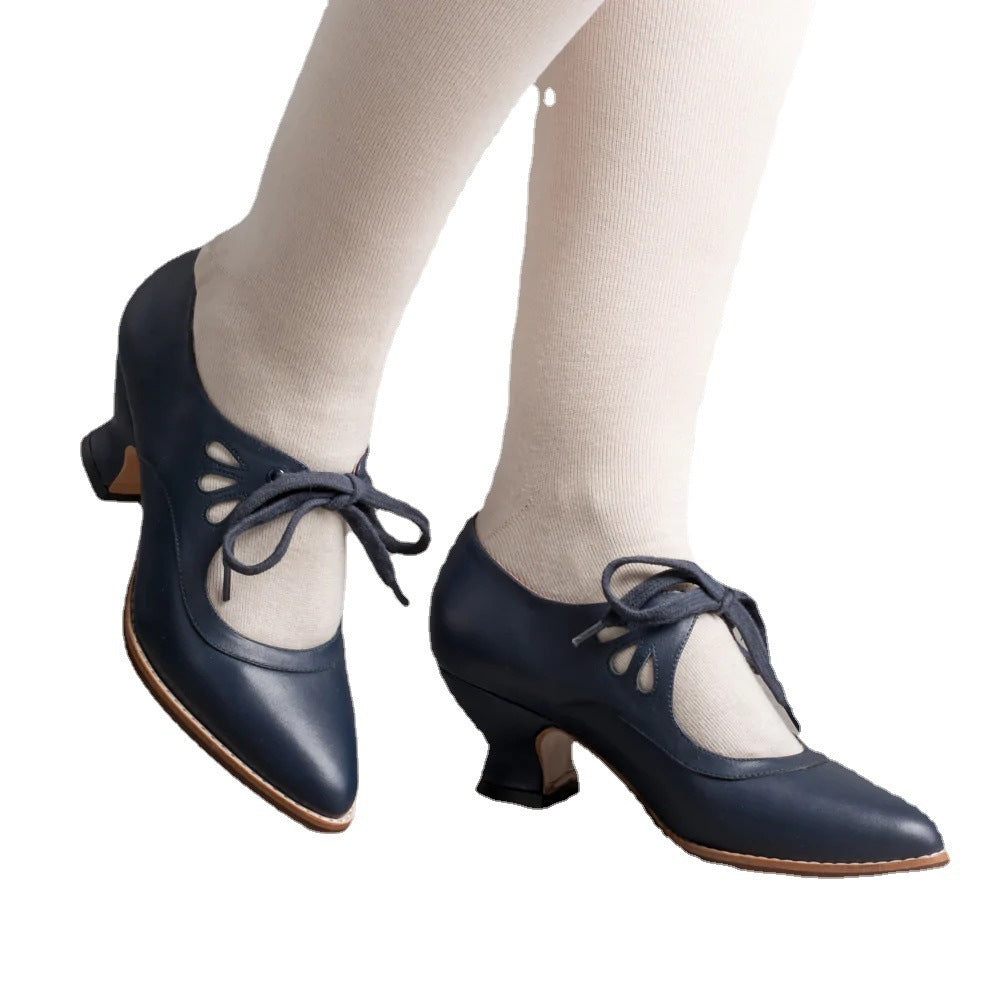 Zamknięte buty damskie | Modny obcas