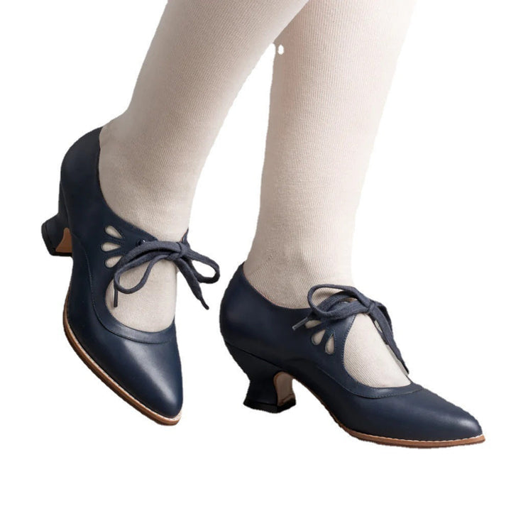 Zamknięte buty damskie | Modny obcas