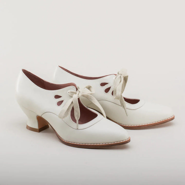 Zamknięte buty damskie | Modny obcas