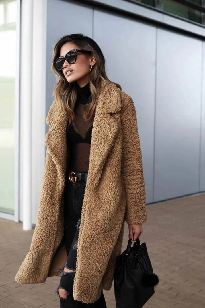 Hattie Donna Abrigo Teddy Largo – Capa Bouclé Suave con Amplio Revers Elegante