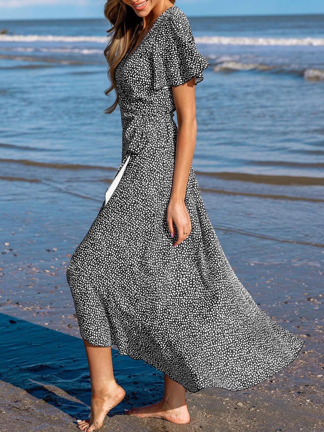 Zara Maxi-kjole for dame – V-hals, volangerm med kald skulder og asymmetrisk kant