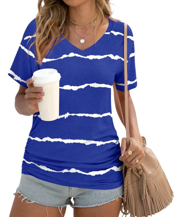 Elara Topp Donna – V-hals, Sidefolder & Elegant Casual T-skjorte