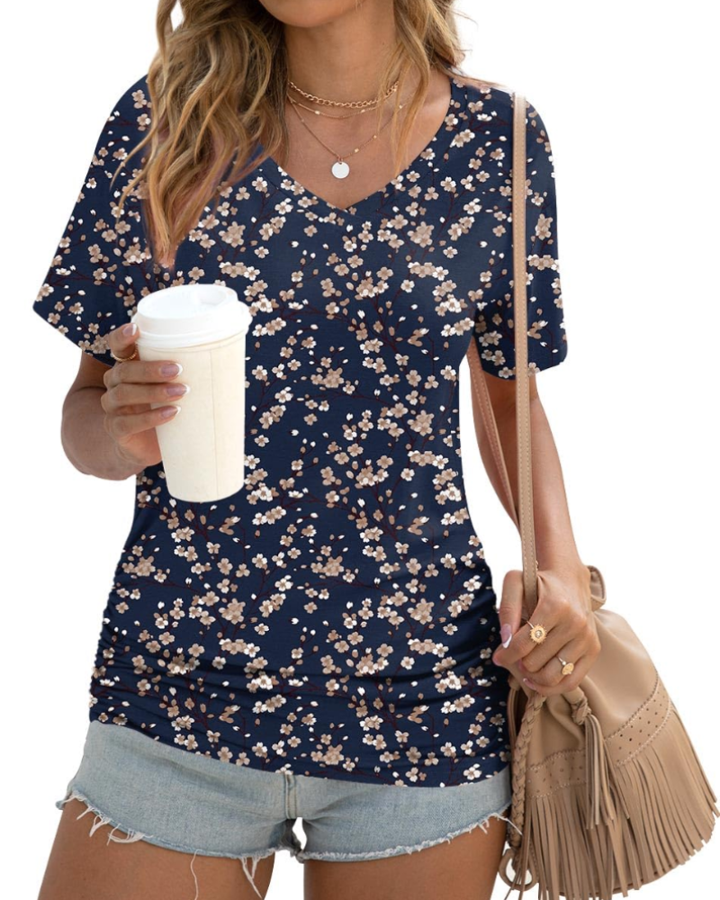 Elara Topp Donna – V-hals, Sidefolder & Elegant Casual T-skjorte