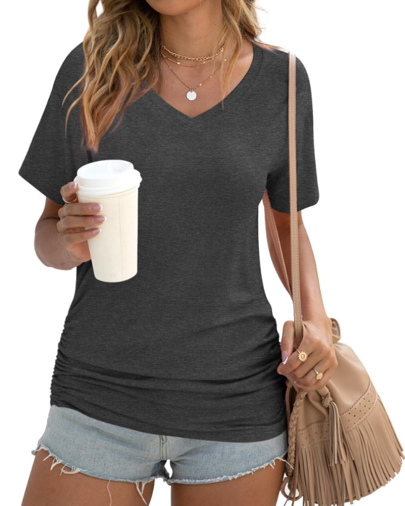 Elara Topp Donna – V-hals, Sidefolder & Elegant Casual T-skjorte