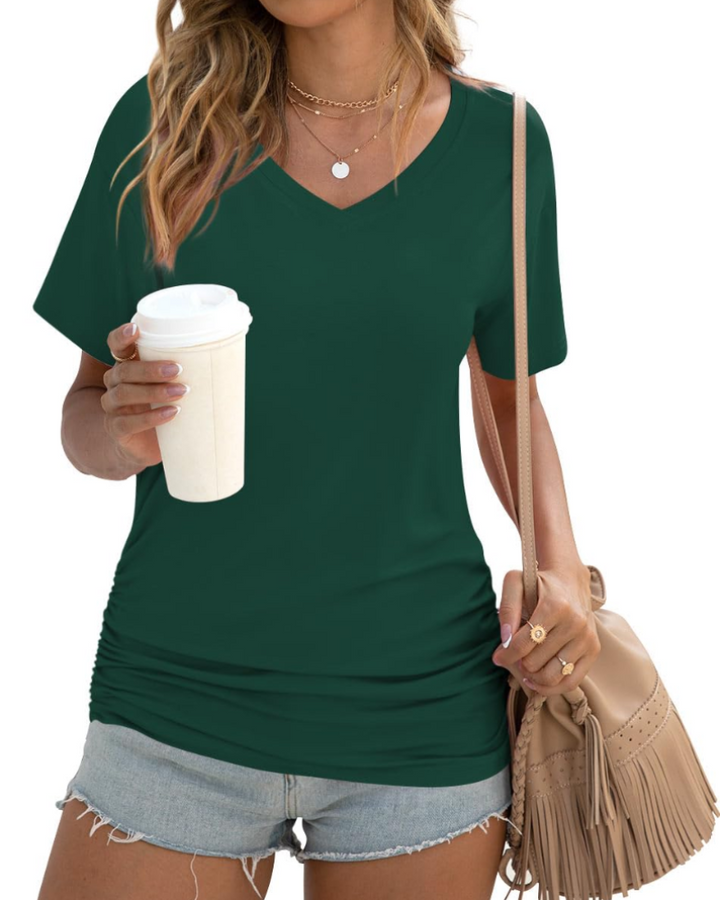 Elara Topp Donna – V-hals, Sidefolder & Elegant Casual T-skjorte
