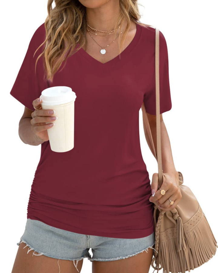 Elara Topp Donna – V-hals, Sidefolder & Elegant Casual T-skjorte