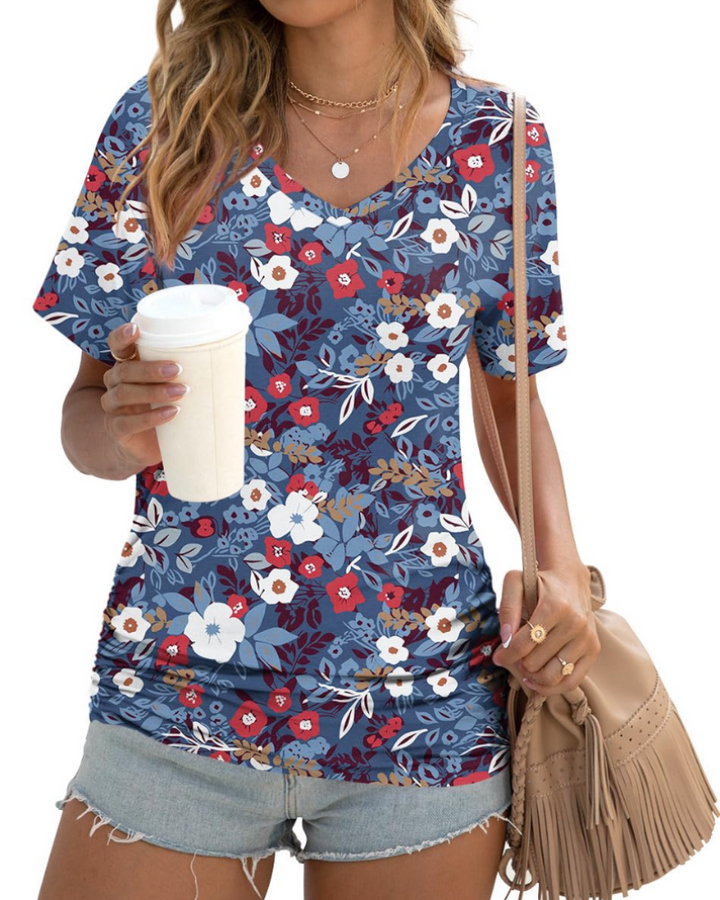 Elara Topp Donna – V-hals, Sidefolder & Elegant Casual T-skjorte
