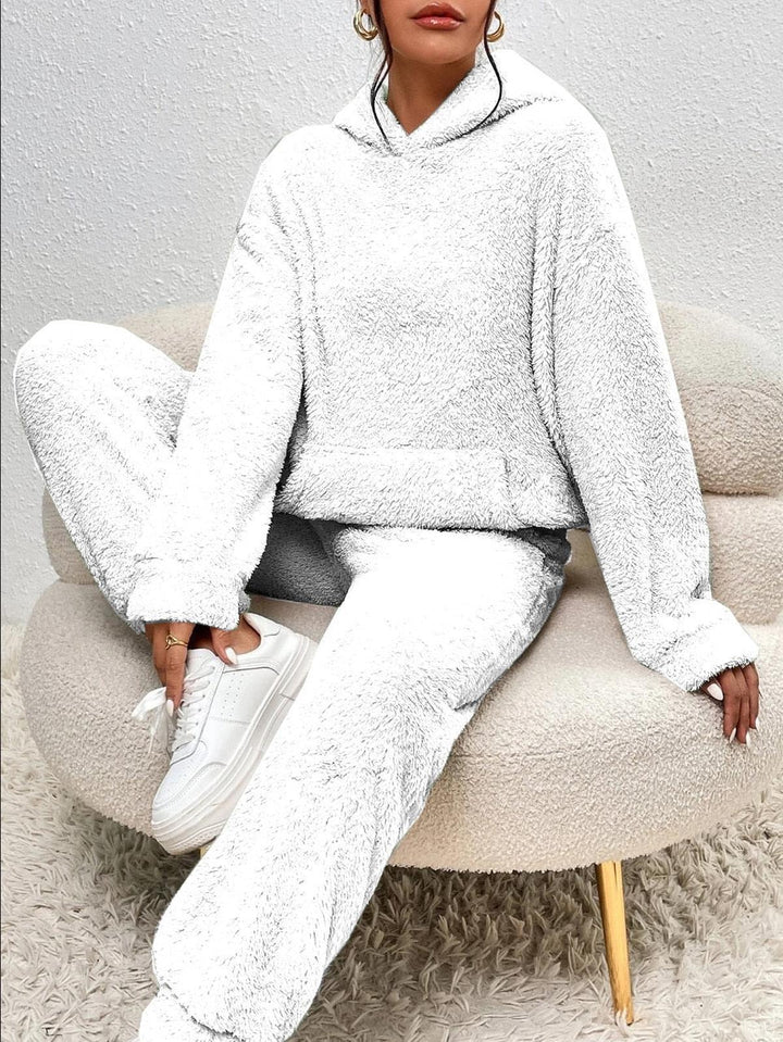 Conjunto de ropa cómoda Remy para mujer en Teddy – Sudadera larga con bolsillos y pantalones de invierno