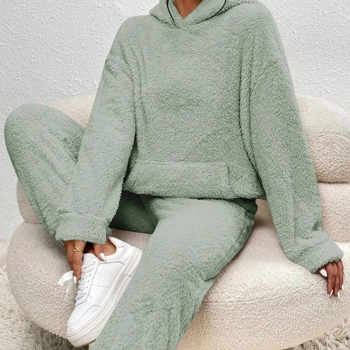 Conjunto de ropa cómoda Remy para mujer en Teddy – Sudadera larga con bolsillos y pantalones de invierno