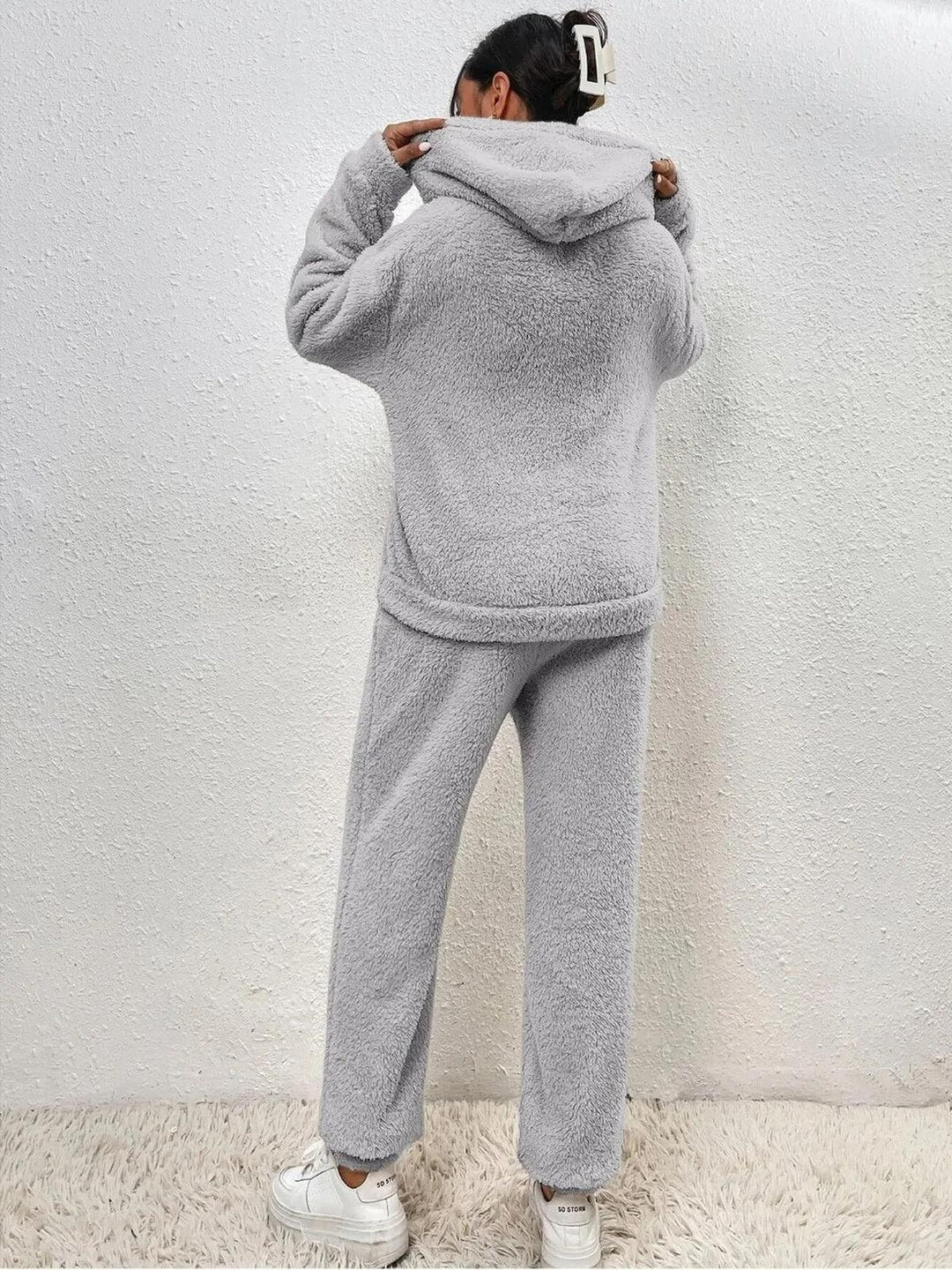 Conjunto de ropa cómoda Remy para mujer en Teddy – Sudadera larga con bolsillos y pantalones de invierno