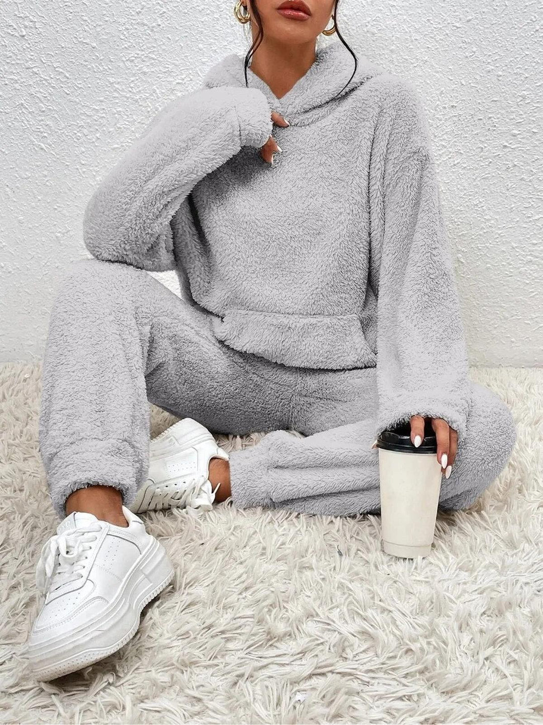 Conjunto de ropa cómoda Remy para mujer en Teddy – Sudadera larga con bolsillos y pantalones de invierno