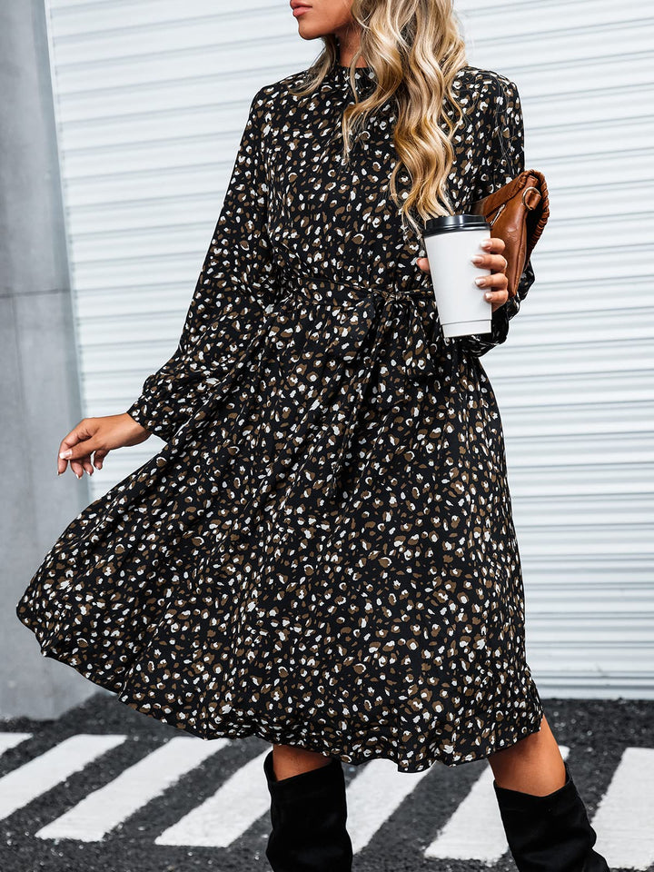 Lior Rochie Damă Leopard – Guler Înalt, Mâneci Lungi și Talie Reglabilă, Croială A-Line