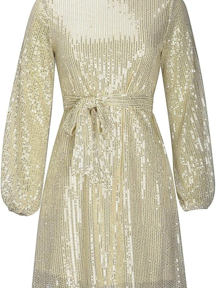 Elegant festkjole med båthals for dame | Mini